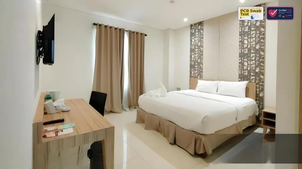 Bed in HW Hotel Padang