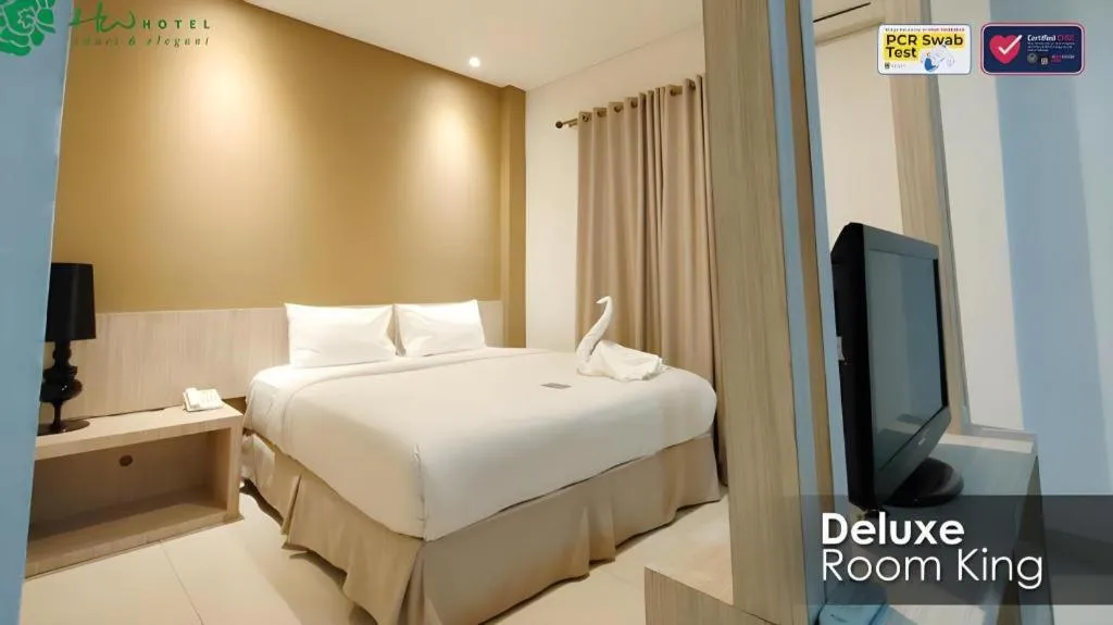 Bed in HW Hotel Padang