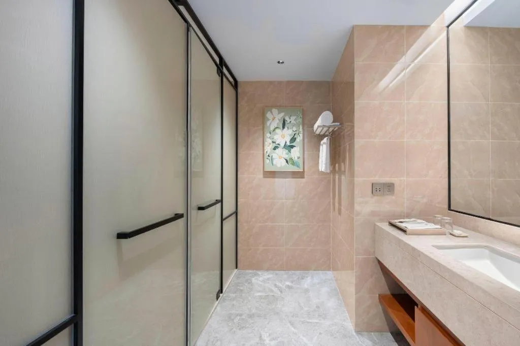 Bed in Grand Soluxe Hotel and Resort Sanya