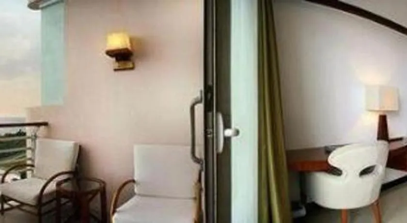 Bed in Grand Soluxe Hotel and Resort Sanya