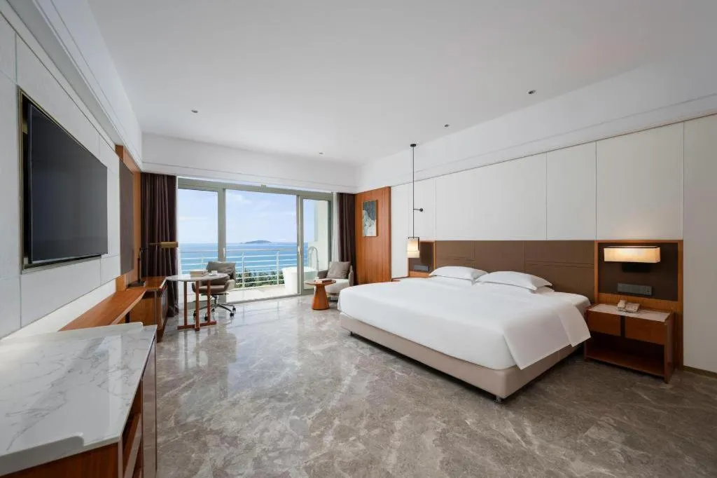 Bed in Grand Soluxe Hotel and Resort Sanya