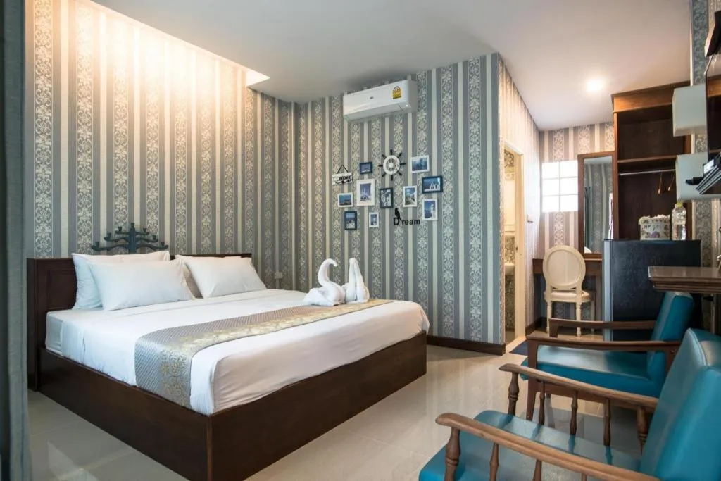 Bed in Sunday J Resort & Restaurant