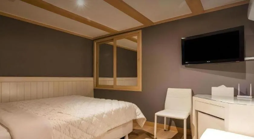 Bed in Sinyoung Motel