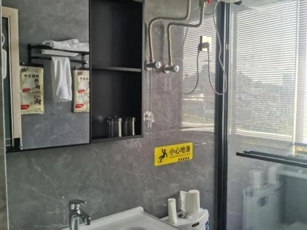 Yiwu Bairui Grand Hotel