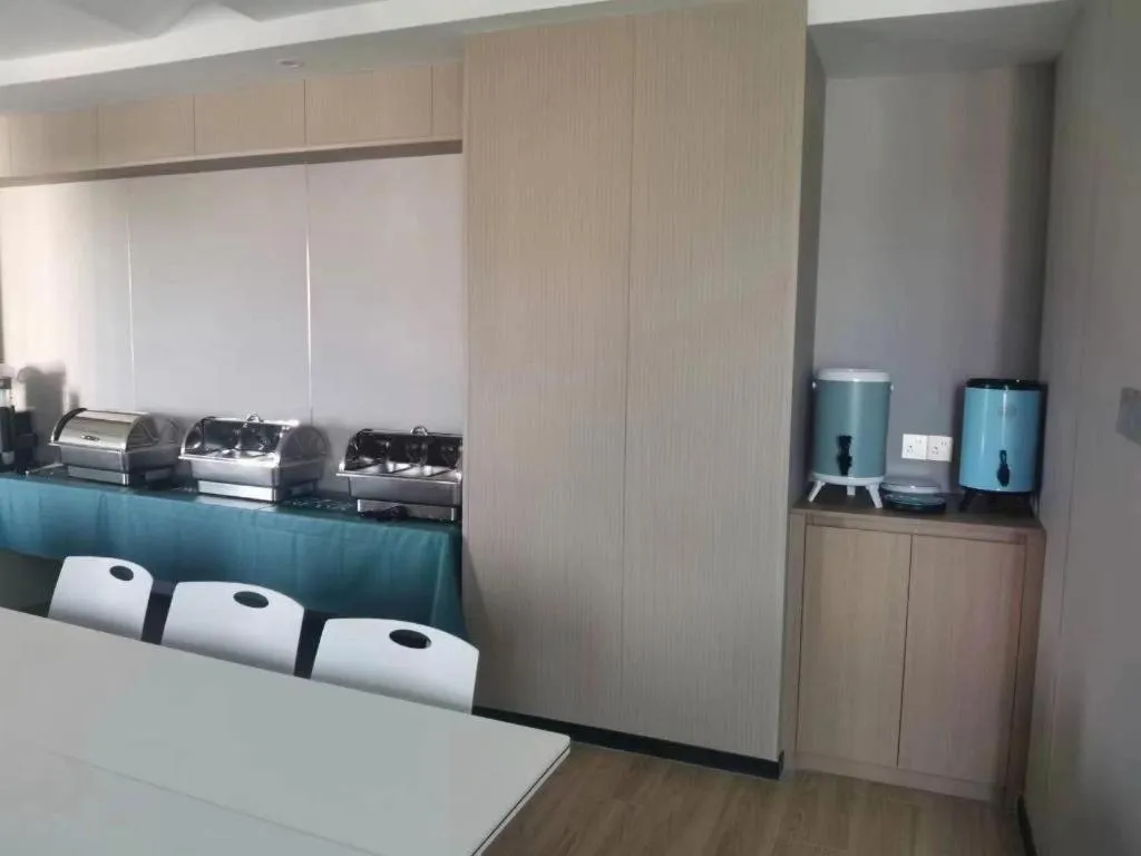 Yiwu Bairui Grand Hotel