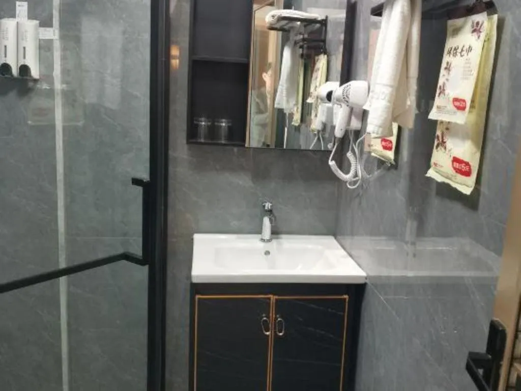 Yiwu Bairui Grand Hotel