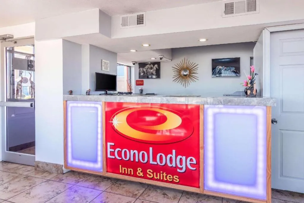 Econo Lodge Inn & Suites Macon North