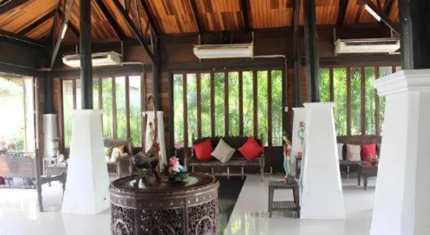 Chivaree Hotel and Resort