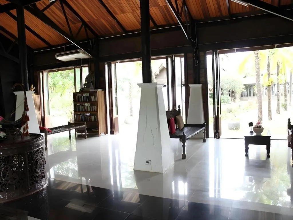 Chivaree Hotel and Resort