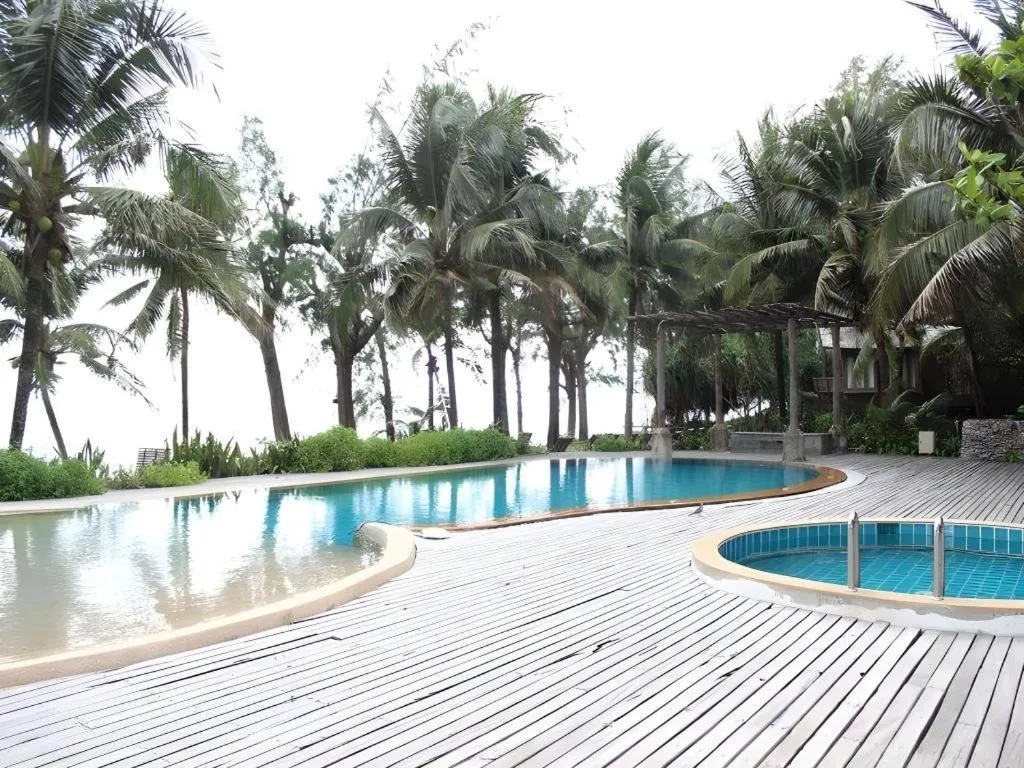 Chivaree Hotel and Resort