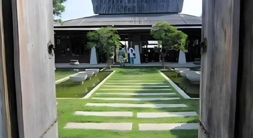 Chivaree Hotel and Resort