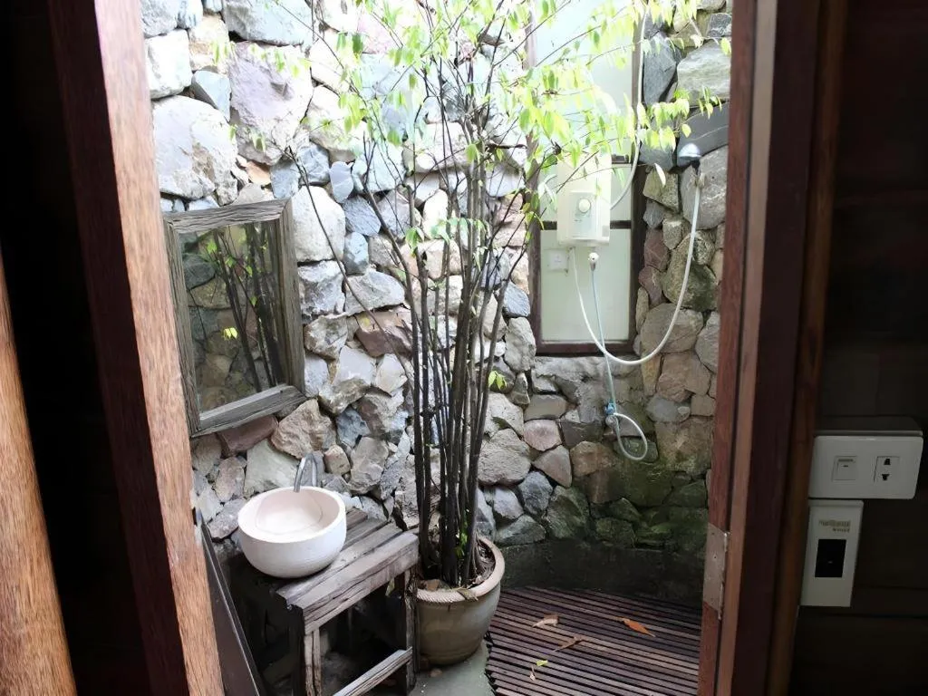 Chivaree Hotel and Resort