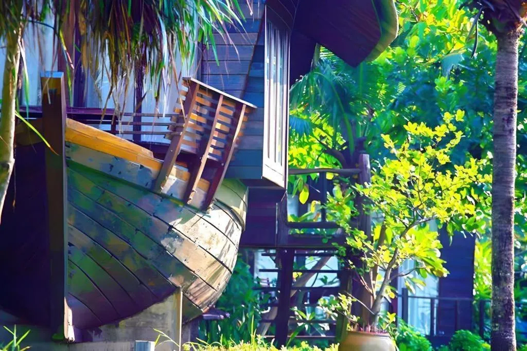 Chivaree Hotel and Resort