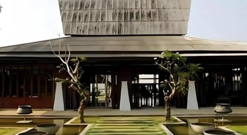 Chivaree Hotel and Resort