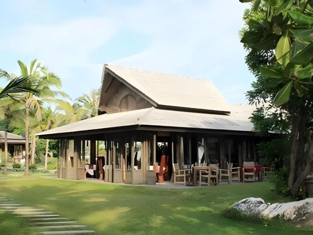 Chivaree Hotel and Resort