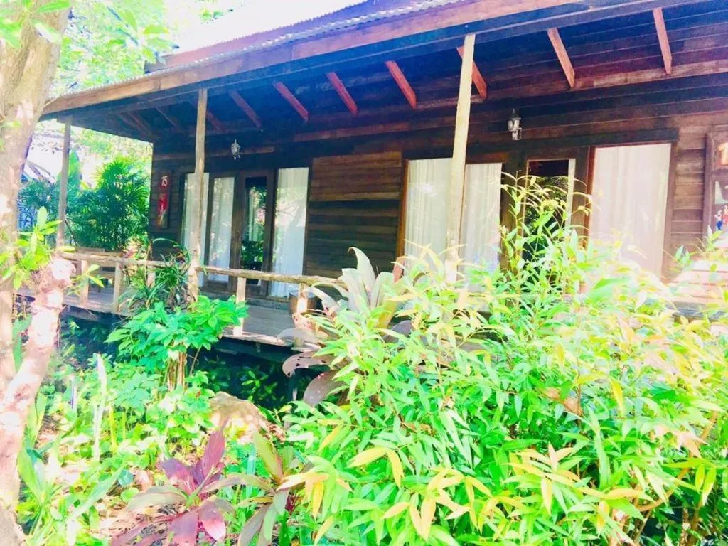 Chivaree Hotel and Resort