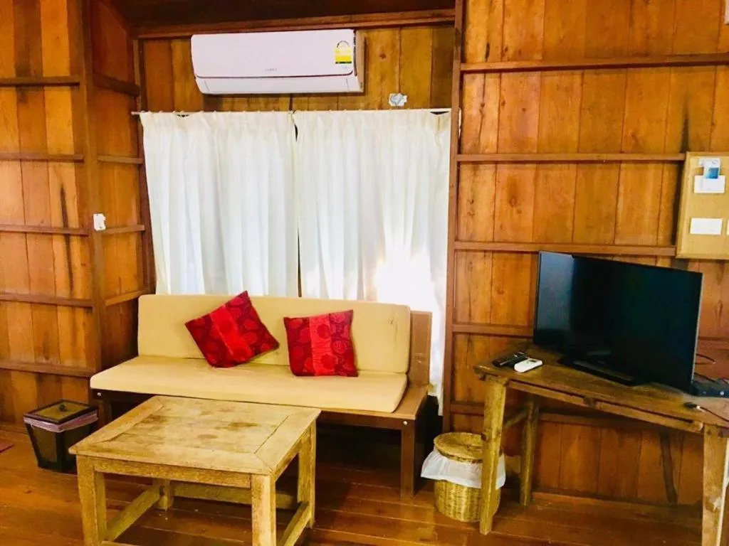 Chivaree Hotel and Resort