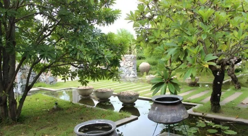 Chivaree Hotel and Resort