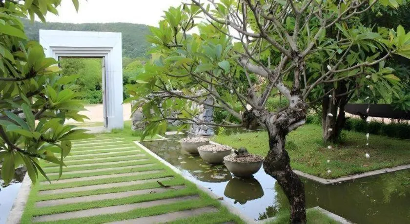 Chivaree Hotel and Resort