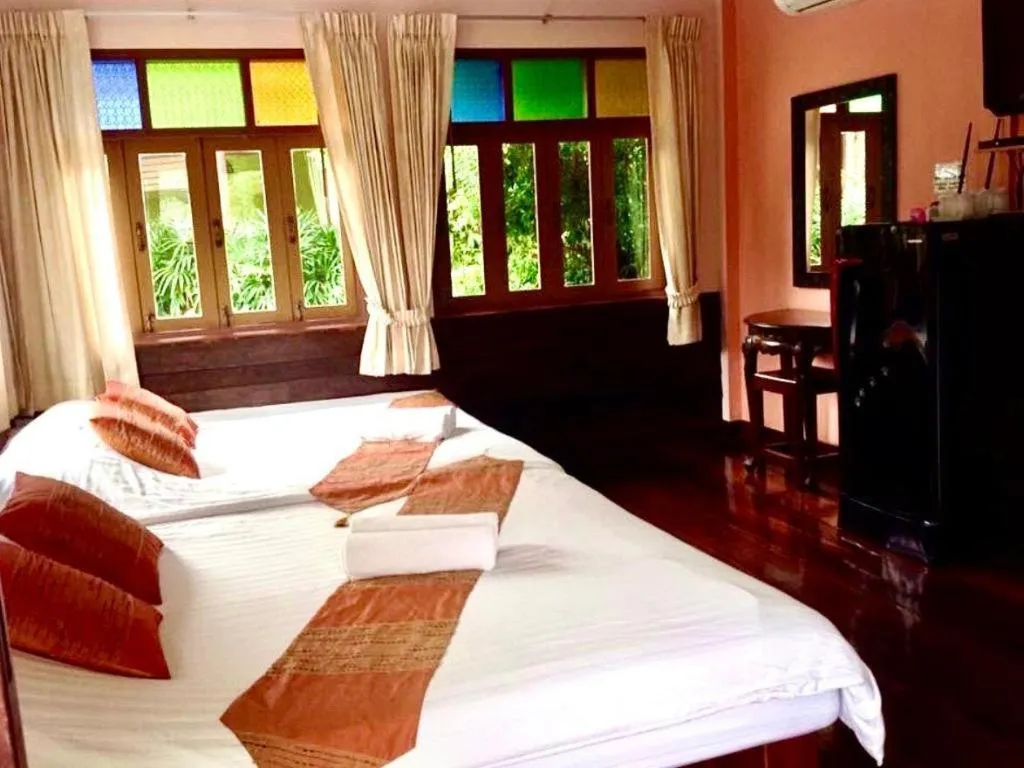 Bed in Baan Saranrom