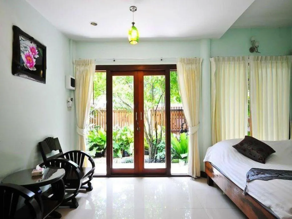 Bed in Baan Saranrom