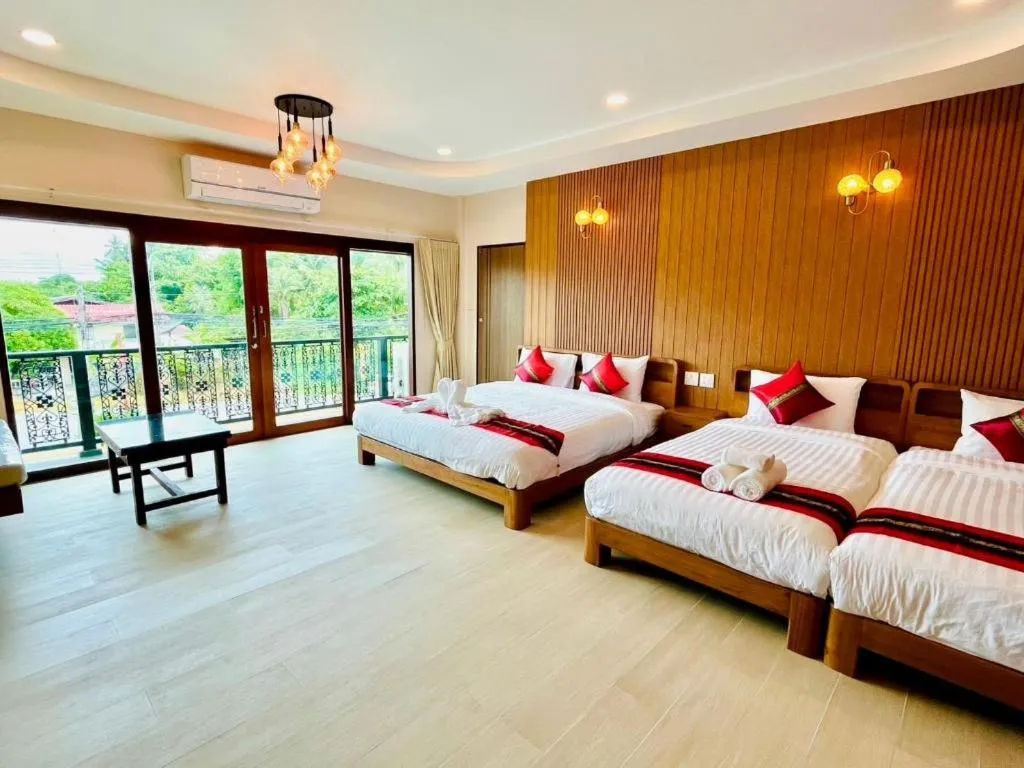 Bed in Baan Saranrom