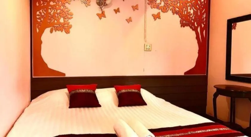 Bed in Baan Saranrom