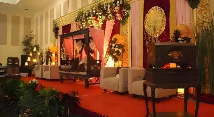 Augusta Hotel & Glamping Sukabumi