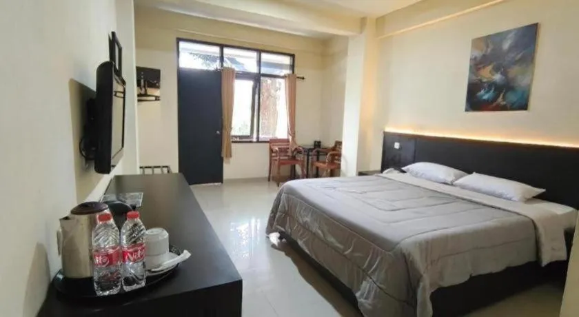 Bed in Augusta Hotel & Glamping Sukabumi