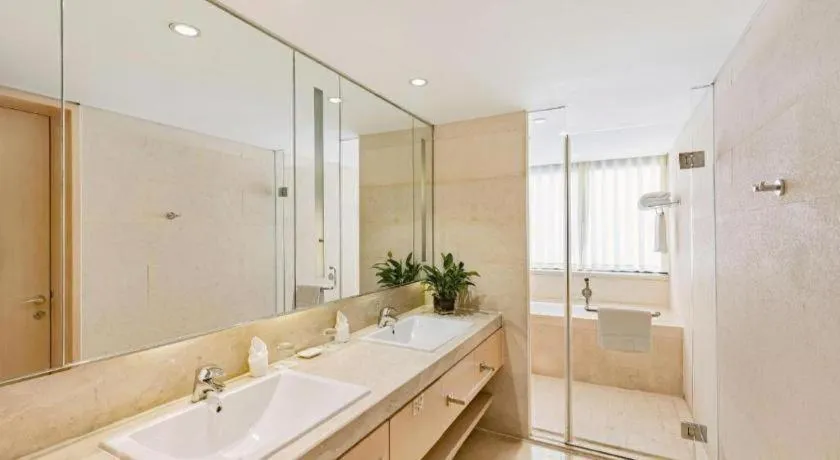 New Century Pujiang Hotel