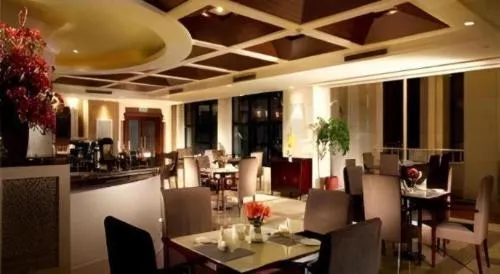 New Century Pujiang Hotel