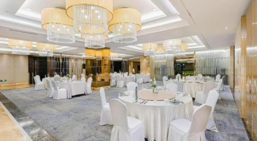 New Century Pujiang Hotel