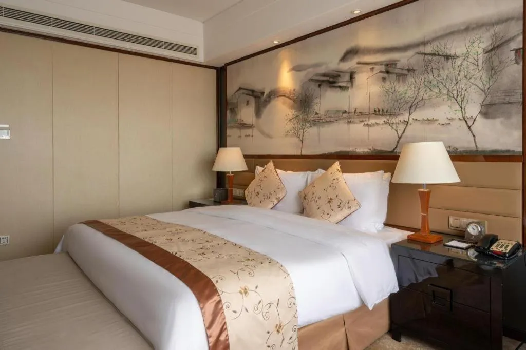 Bed in Yang Peng Jin Jiang Hotel