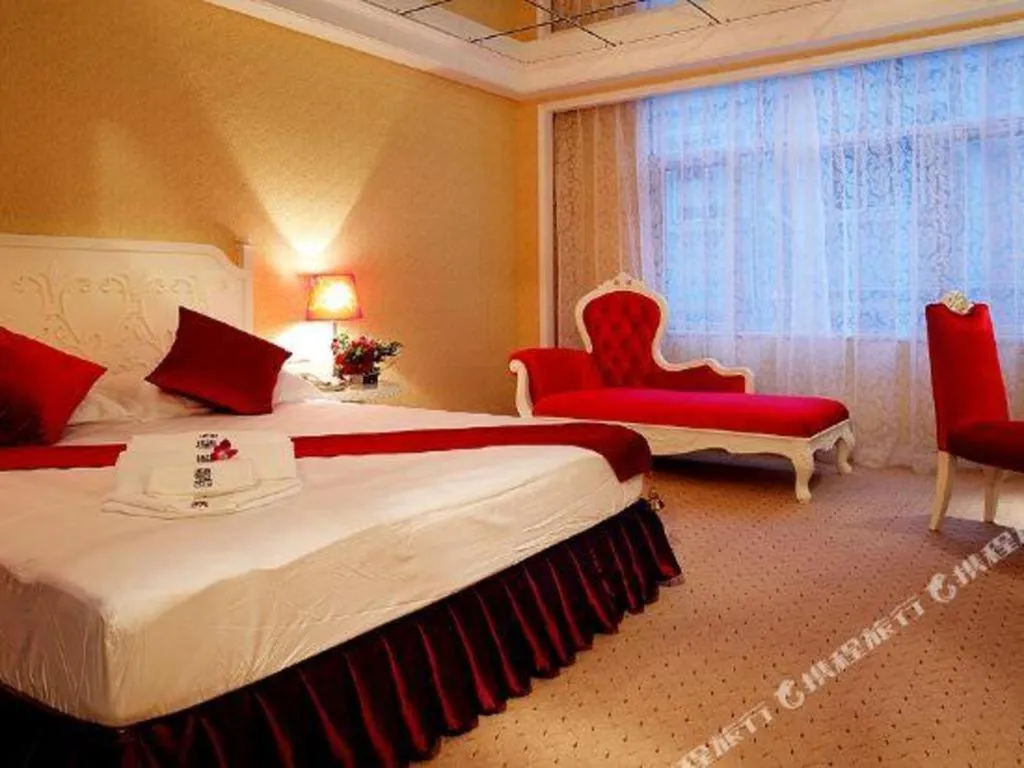 Bed in Dongguan Silver World Garden Hotel