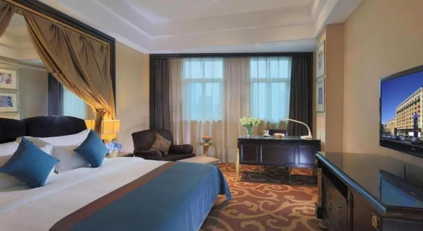 Bed in Dongguan Silver World Garden Hotel