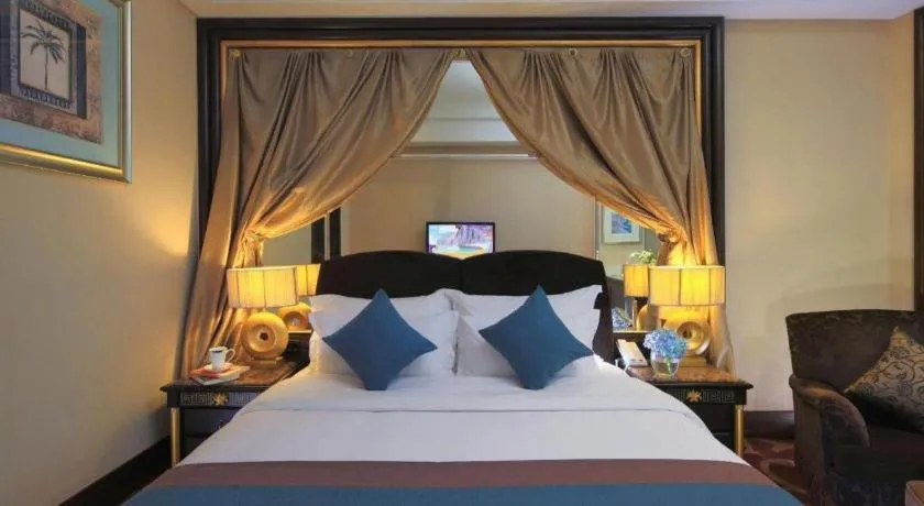 Bed in Dongguan Silver World Garden Hotel