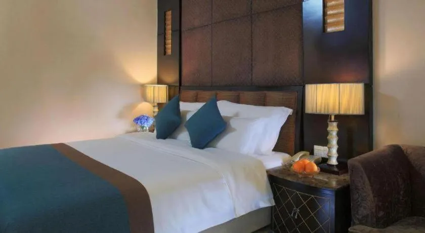 Bed in Dongguan Silver World Garden Hotel