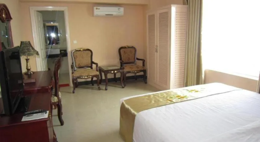 Bed in Hoang Long Hotel - Hai Phong City Center