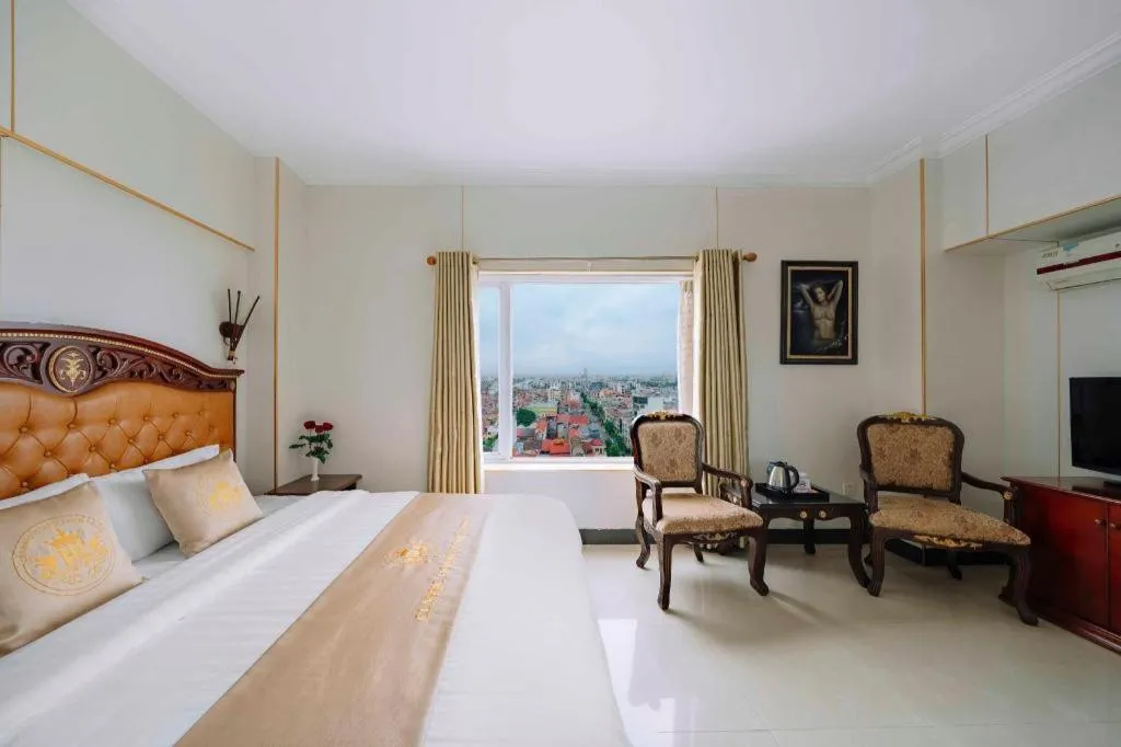 Bed in Hoang Long Hotel - Hai Phong City Center