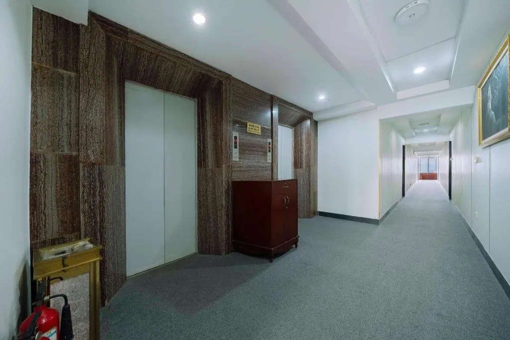 Hoang Long Hotel - Hai Phong City Center