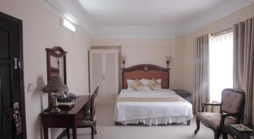 Bed in Hoang Long Hotel - Hai Phong City Center