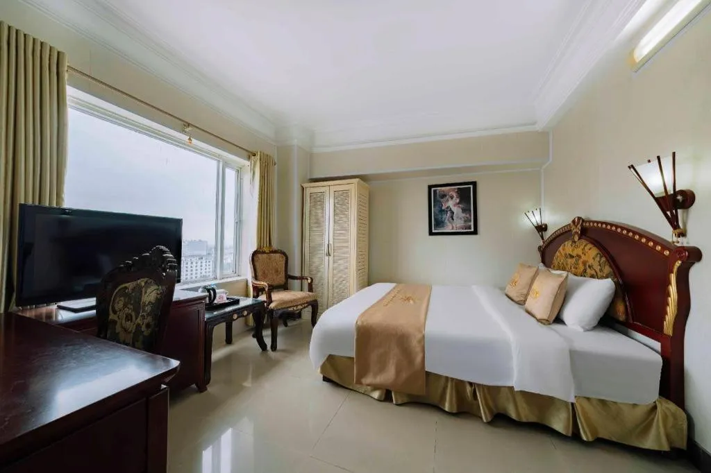 Bed in Hoang Long Hotel - Hai Phong City Center