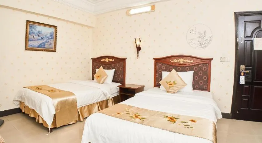 Bed in Hoang Long Hotel - Hai Phong City Center