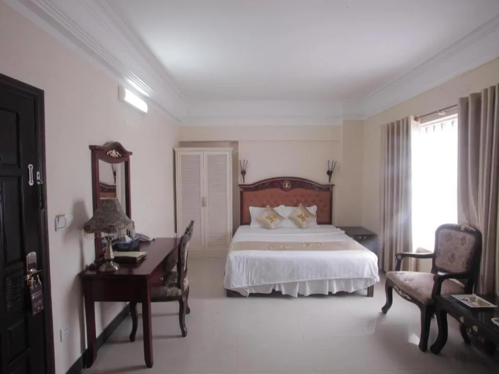 Bed in Hoang Long Hotel - Hai Phong City Center