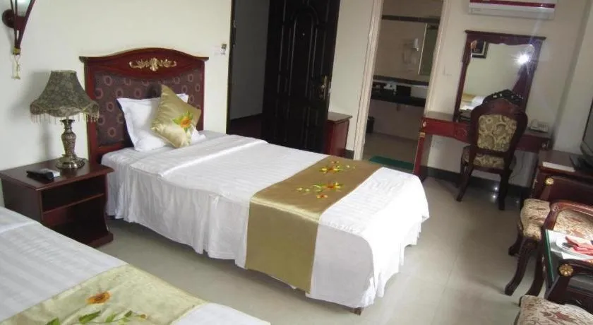 Bed in Hoang Long Hotel - Hai Phong City Center
