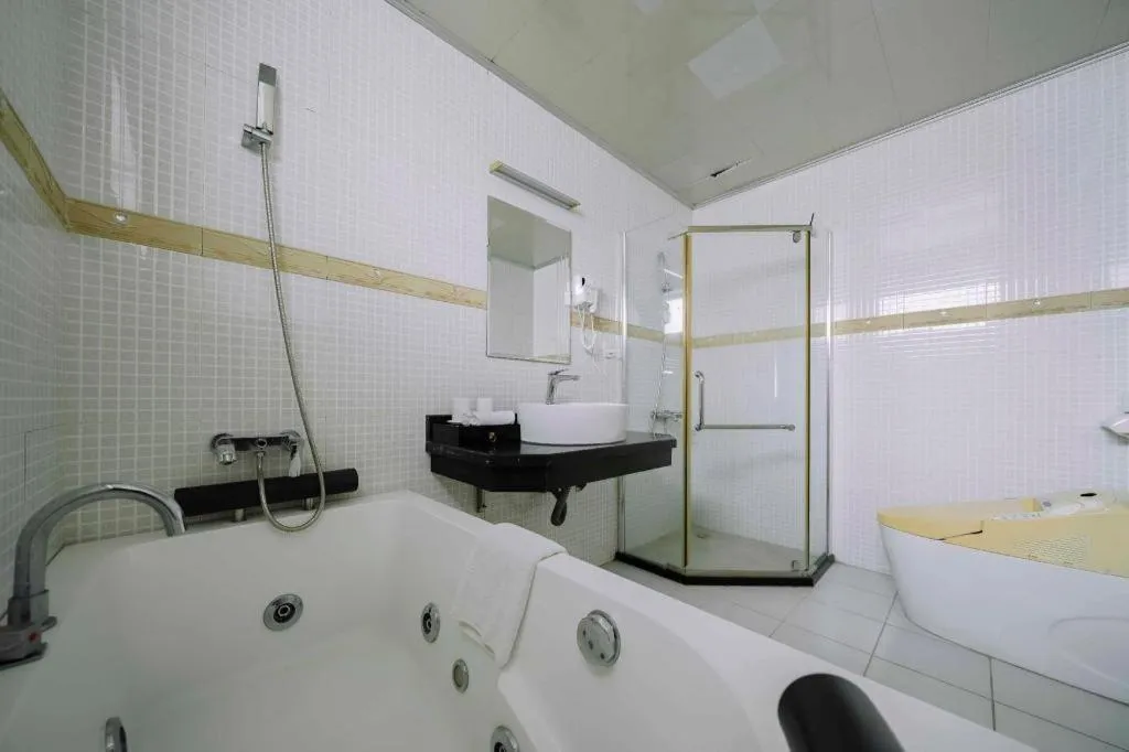 Hoang Long Hotel - Hai Phong City Center