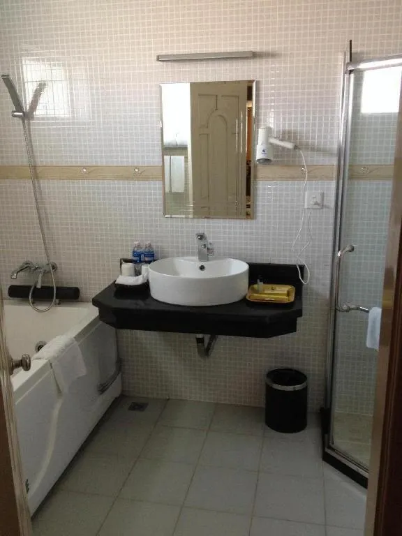 Hoang Long Hotel - Hai Phong City Center