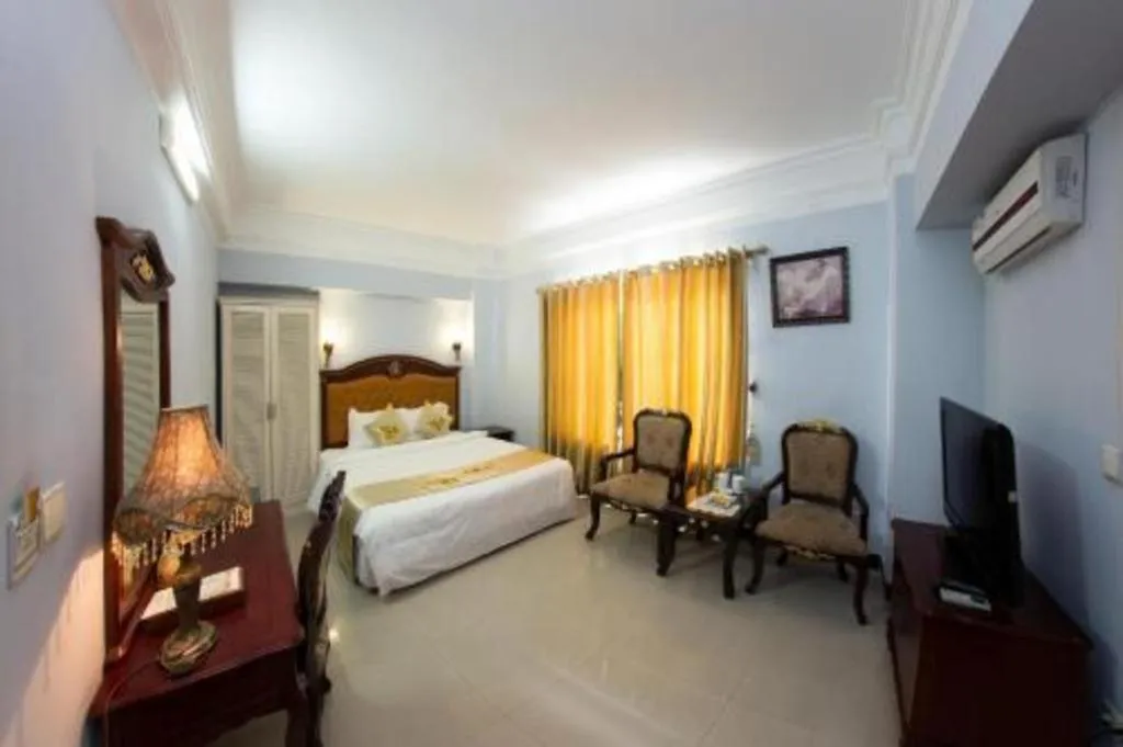 Bed in Hoang Long Hotel - Hai Phong City Center