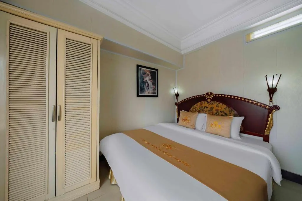 Bed in Hoang Long Hotel - Hai Phong City Center