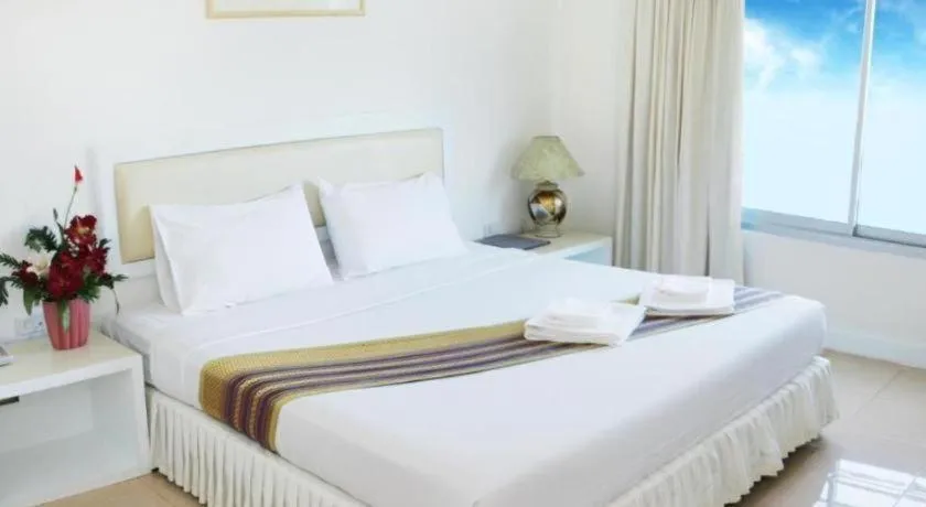 Bed in Seng Aroun Hotel